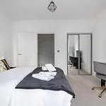 Modern Flat In Zone 1 London